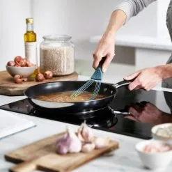 Joseph Joseph Twist Whisk Sky -Kitchen Accessories Shop BP635089 nc 2