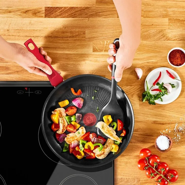 Tefal Daily Chef Red Induction Non-Stick Frypan 30cm 4 Tefal Daily Chef Red Induction Non-Stick Frypan 30cm - Image 4